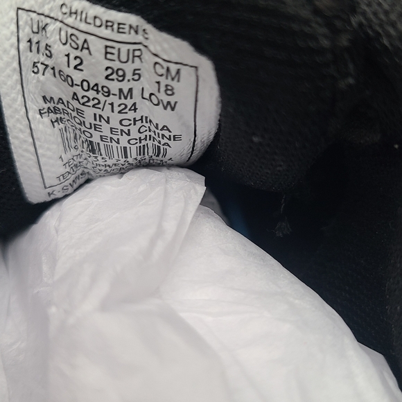 Sneaker - Picture 3 of 4